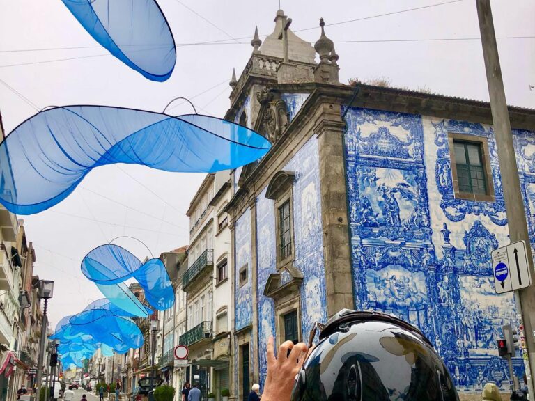 All Day Tour Porto By Sidecar: Your All Day Tour Porto begins with picking you up at your accommodations and start to explore the city. The rhythm is slow-paced with a lot of conversation, historical facts, curiosities and lots of stops for photos with great views.